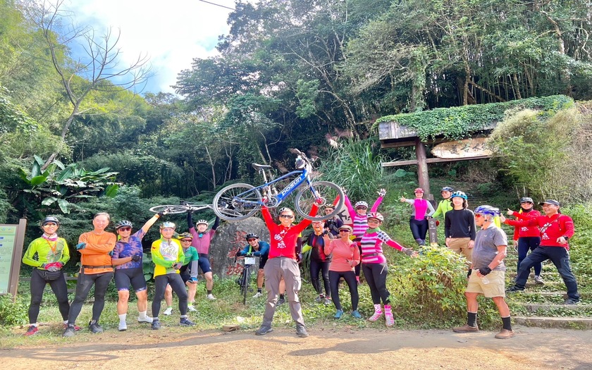 運動與健康,單車騎行,單車旅行,美國車友,海外車友騎台灣,阿里山雙鐵,山海戀單車,單車看見台灣,山海戀車友故事,退休人生
